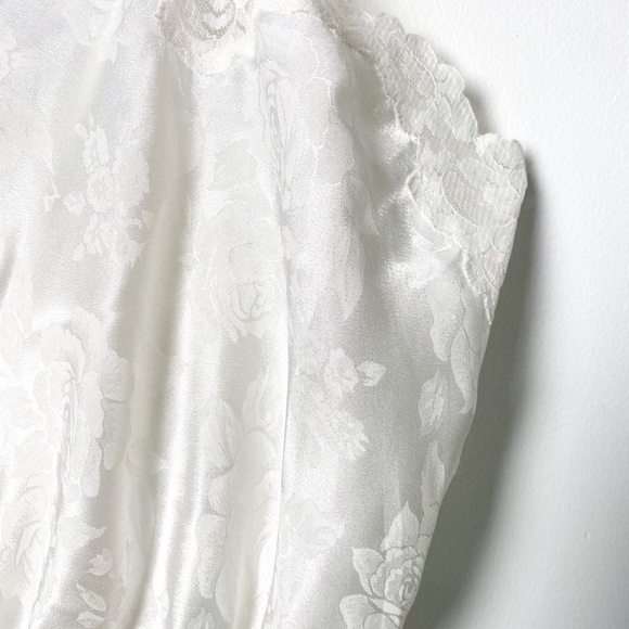 Vintage White Floral Lace Silky Bodysuit - Picture 5 of 7